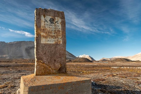 Memorial stone for Amundsen-Ellsworth North Pole Airplane Expedition