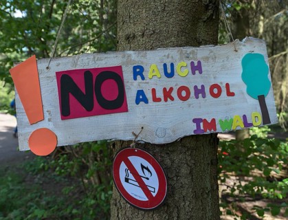 Prohibition sign at the tree