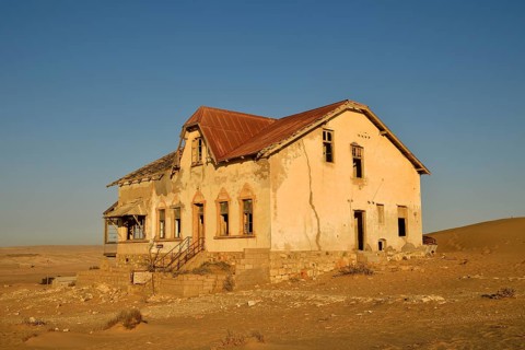 Decaying house of the accountant of the former diamond town Kolmanskop