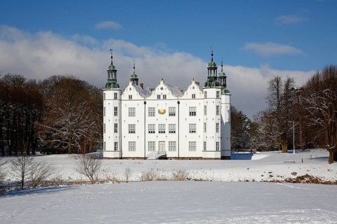 Castle Ahrensburg in the snow