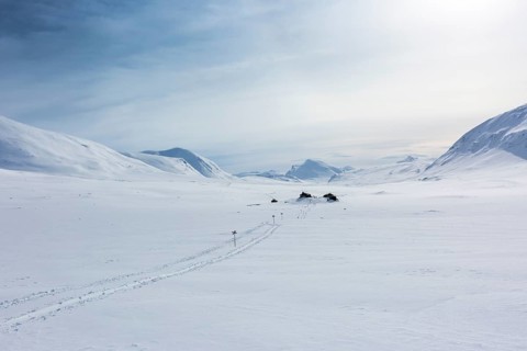 Track with markings in winter in front of Salka