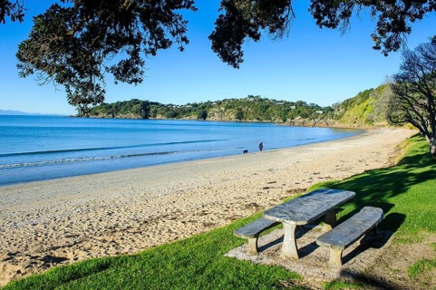 Picknick table on Oneroa beach