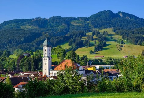 Nesselwang with Alpspitz
