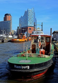 Barkasse with inscription Hamburg