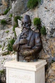 Bust Sari Salltik (Sari Saltuk) at his tomb in Skanderbeg Mountains