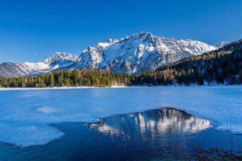 Lake Lautersee in winter