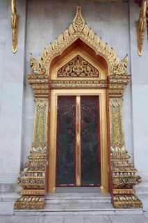 Golden door in Wat Benchamabophit