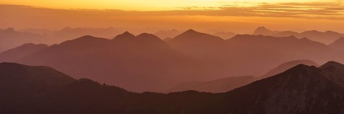 View from Schafreuter over the Vorkarwendel to the Mangfall and northern Rofan mountains