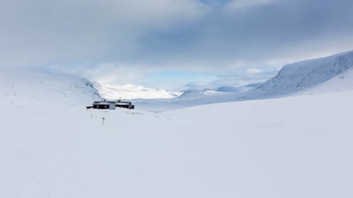 Hut on the Tjaktja Pass