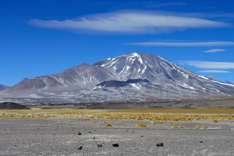 Volcano Incahuasi on the border to Chile