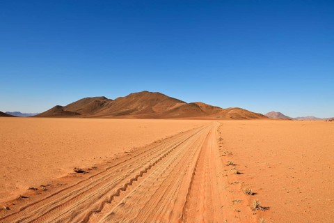 Sandtrack through the Tiras Mountains