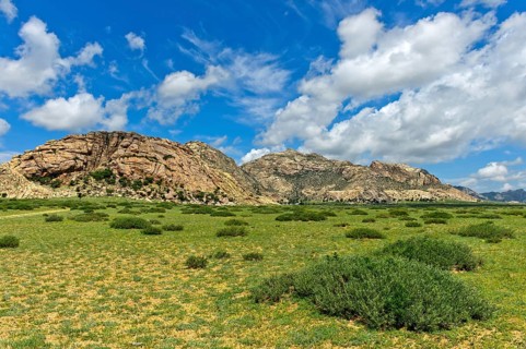 Khugnu Khan Mountains