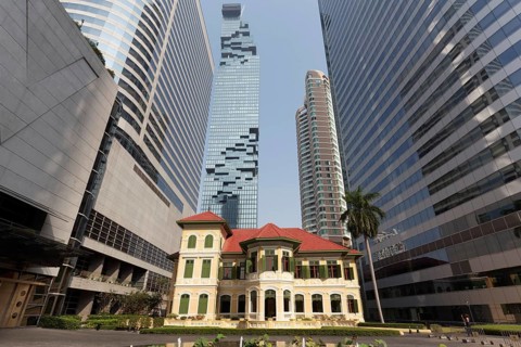 Historical villa in front of the W Bangkok Hotel