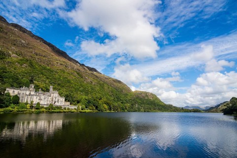 Kylemore abbey on the Pollacapall Lough