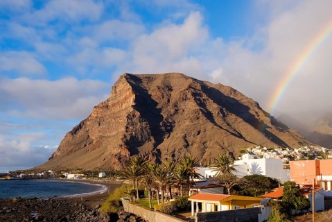 Mount La Merica with rainbow