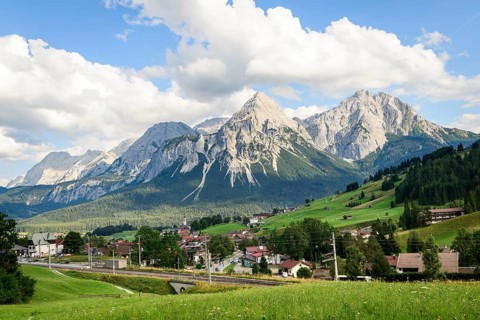 View of Leermoos and Ehrwald on the long-distance cycle path Via Claudia Augusta