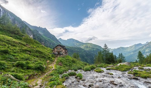 Golling Hut