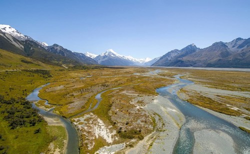 Wide riverbed of Tasman River