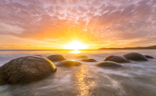 Moeraki boulders