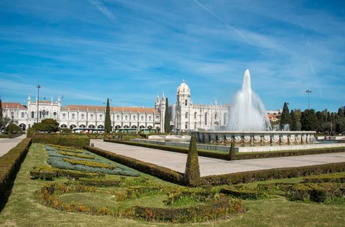 Fountain in the Jardim da Praca do Imperio with Mosteiro dos Jeronimos