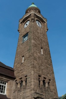 Level tower of St. Pauli Piers