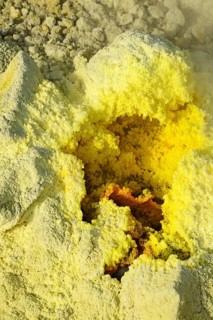 Sulphur fumaroles on the Gran Cratere
