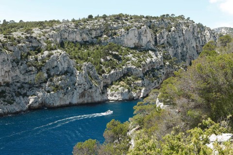 Calanque de Port-Miou with excursion boat