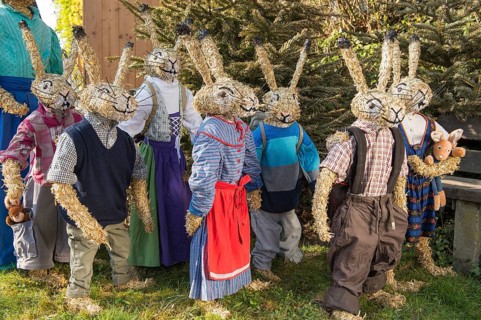 Easter bunnies as straw dolls