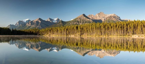 Herbert Lake with morning atmosphere