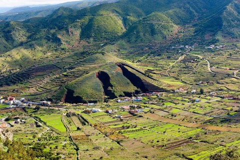 Furrows in the volcano Montana del Palmar