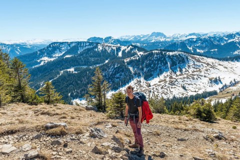 Hikers on trail to Brecherspitz