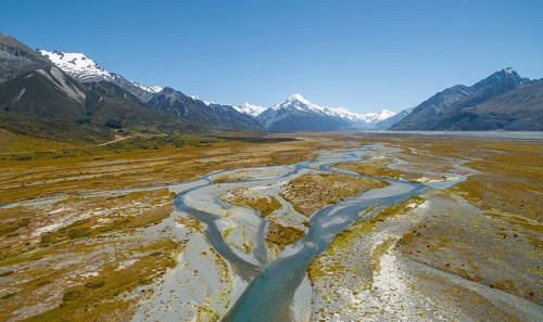 Wide riverbed of Tasman River