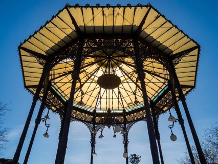 Pavillion in backlight at Giardino Bellini