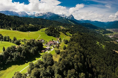 Wamberg near Garmisch-Partenkirchen in front of Wetterstein