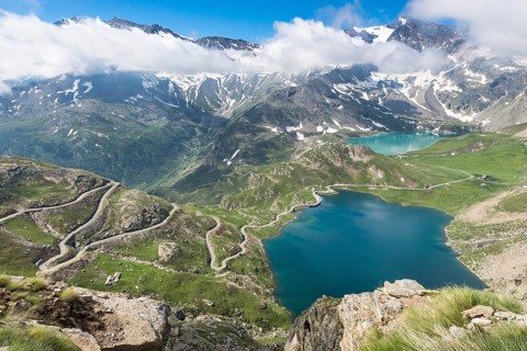 Colle del Nivolet pass road