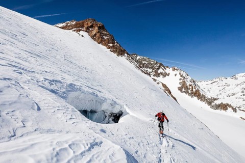 Ski mountaineer during ascent on Fineilspitze
