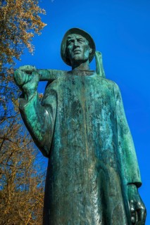 The Isar Rafter Statue