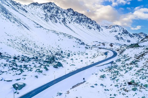Pass road