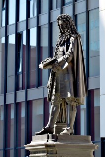 Gottfried Wilhelm Leibniz Monument