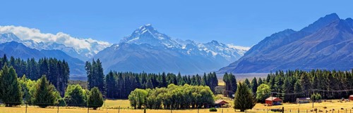 Snowy peaks of Mount Cook