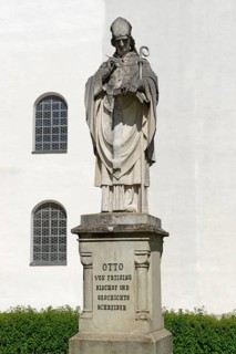 Monument fur Otto von Freising