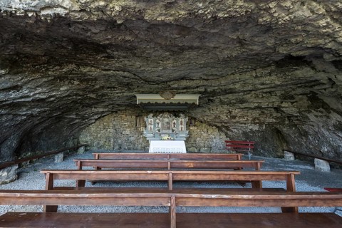 Cave chapel of Wildkirchli below the Ebenalp