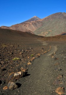 Hiking trail to Pico del Teide and Pico Viejo