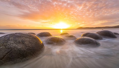 Moeraki boulders