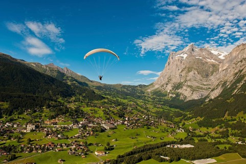 Paraglider above Grindelwald