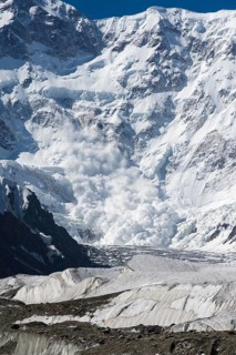 Avalanche coming down near Base Camp