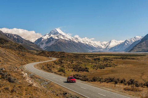 Curvy road to Mount Cook