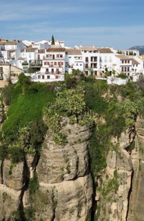 White Town high above the river gorge El Tajo