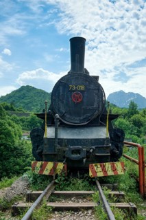Locomotive as a monument commemorating the Neretva battle in 1943