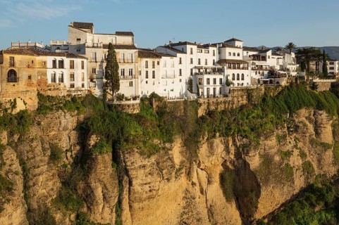 White Town high above the river gorge El Tajo